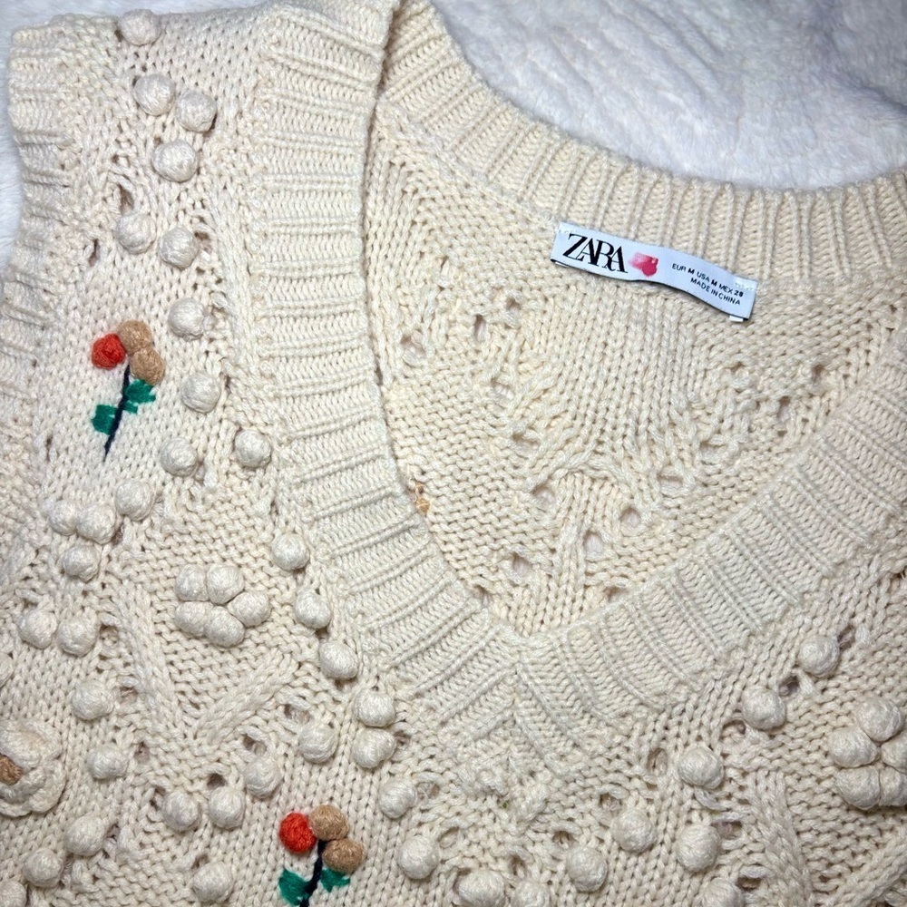 ZARA Cream Knit Bobble Sweater Vest Floral Embroidered Chunky Cottagecore Size M - Picture 3 of 4